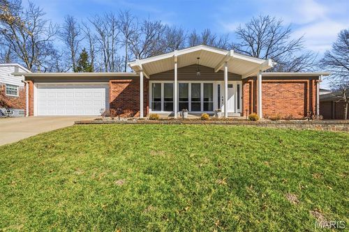 1042 Parkwatch Dr, Ballwin, MO, 63011-3642 | Card Image