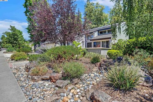 2830 Lavender Dr, Walnut Creek, CA, 94596-6420 | Card Image