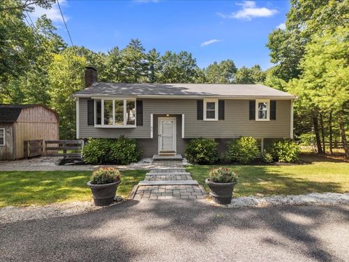90 Autumn Ave, Duxbury, MA, 02332-4617 | Card Image