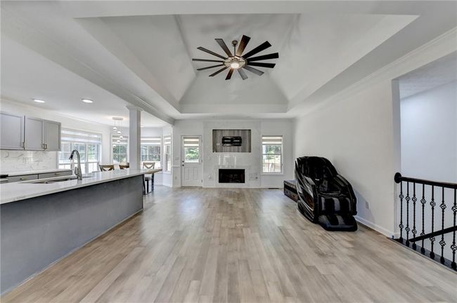 4080 Cherry Ridge Walk, House other with 5 bedrooms, 3 bathrooms and null parking in Suwanee GA | Image 4
