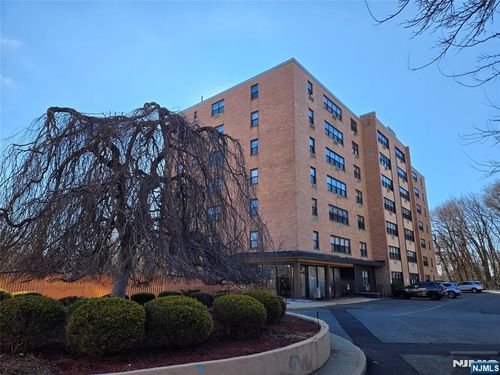 2348 Linwood Ave, Fort Lee, NJ, 07024-3869 | Card Image