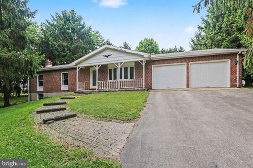 140 Codorus Furnace Rd, MOUNT WOLF, PA, 17347-9726 | Card Image