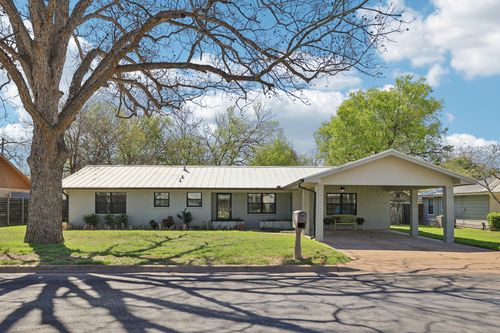 110 Jones St, Bastrop, TX, 78602-3706 | Card Image