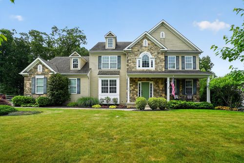 5967 Woodridge Dr, Green Lane, PA, 18054-2284 | Card Image