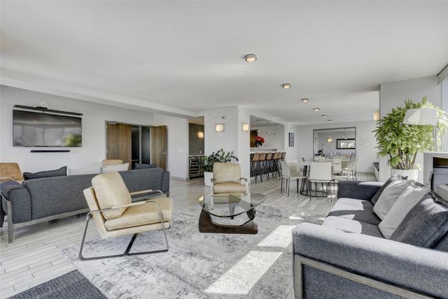 APT-1703 - 300 Bowie St, Condo with 2 bedrooms, 2 bathrooms and 2 parking in Austin TX | Image 24
