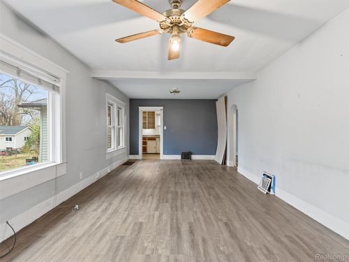 42 Pingree Ave, Pontiac, MI, 48342-1155 | Card Image