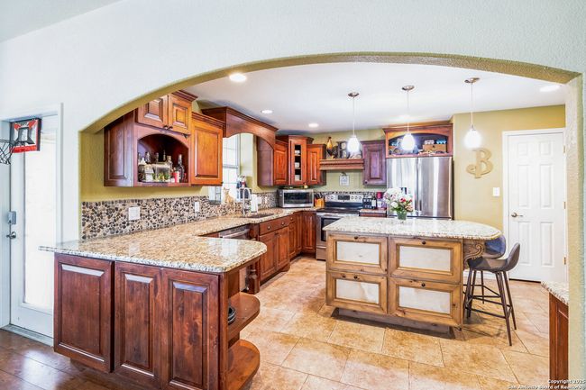 1167 Pipe Springs Dr, House other with 4 bedrooms, 4 bathrooms and null parking in Lakehills TX | Image 23