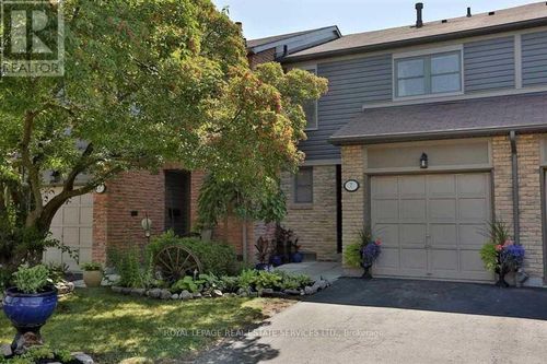 7-4111 Arbour Green Dr, Mississauga, ON, L5L2Z2 | Card Image