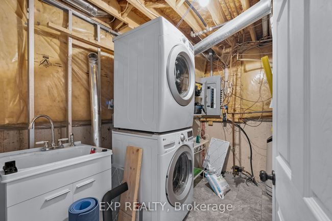 91 Mainprize Cres, House other with 4 bedrooms, 3 bathrooms and 4 parking in Mount Albert ON | Image 33