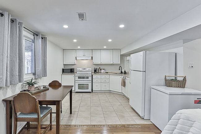 724 Barnes Cres, House other with 5 bedrooms, 4 bathrooms and 6 parking in Oshawa ON | Image 31