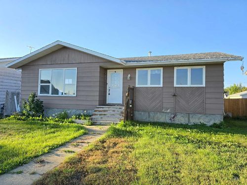 612 9th Street, Hines Creek, AB, T0H2A0 | Card Image