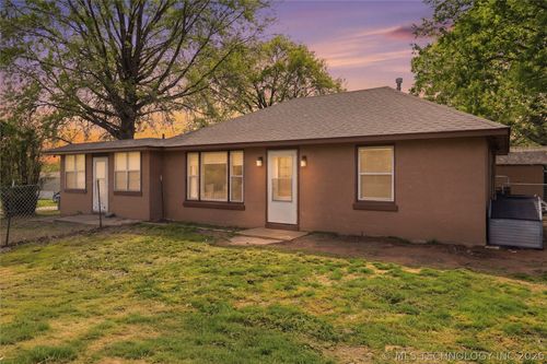 701 Garrison Ave, Fort Gibson, OK, 74434-8864 | Card Image
