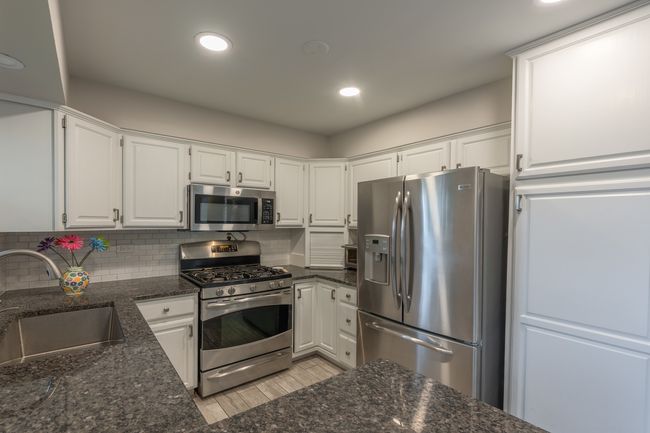 526 Gamble Dr, House other with 3 bedrooms, 2 bathrooms and 2 parking in Lisle IL | Image 6
