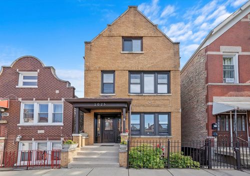 apt-2-1025 W 31st Pl, CHICAGO, IL, 60608-7038 | Card Image