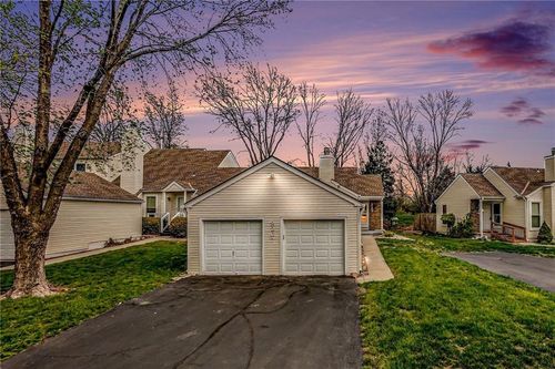 8267 N Revere Ave, Kansas City, MO, 64151-1007 | Card Image