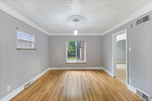 18950 Santa Rosa Dr, Detroit, MI, 48221-2249 | Card Image