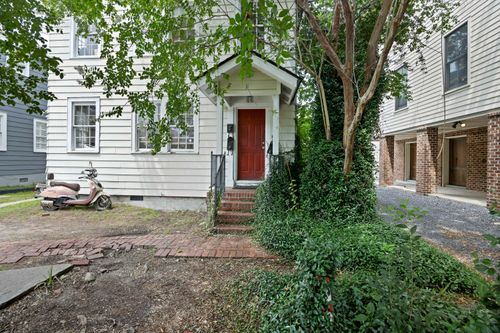 11 Smith St, Charleston, SC, 29401-1781 | Card Image