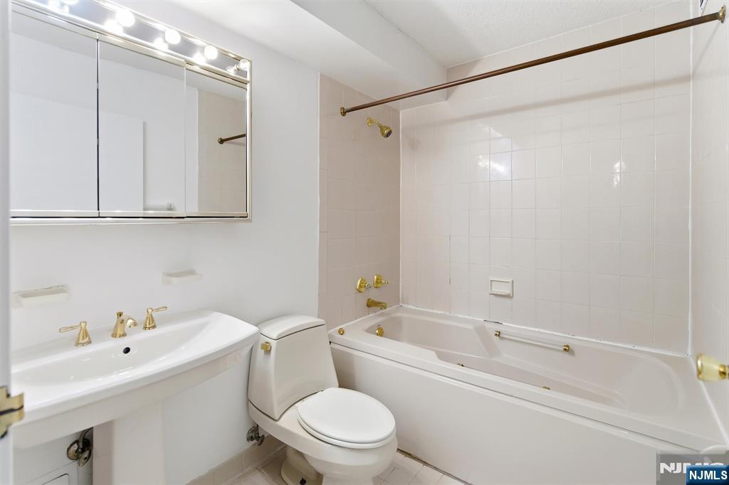 Residential Lease in Hackensack 5