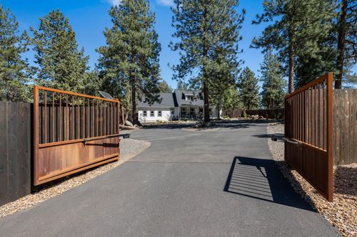 70116 Appaloosa Drive, Sisters, OR, 97759 | Card Image