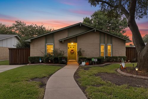 3904 Villa Downs Dr, Plano, TX, 75023-6752 | Card Image