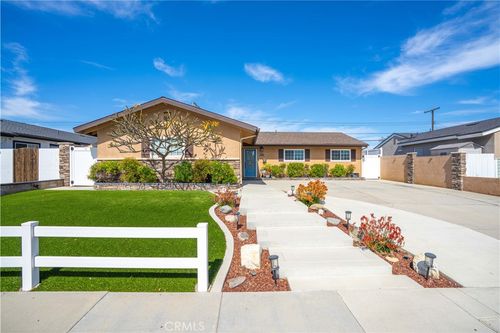 4611 Myra Ave, Cypress, CA, 90630-4262 | Card Image