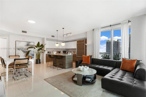 3810-1100 S Miami Ave, Miami, FL, 33130-4179 | Card Image