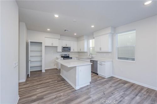 466 Meyer Pl, Upland, CA, 91786-4918 | Card Image