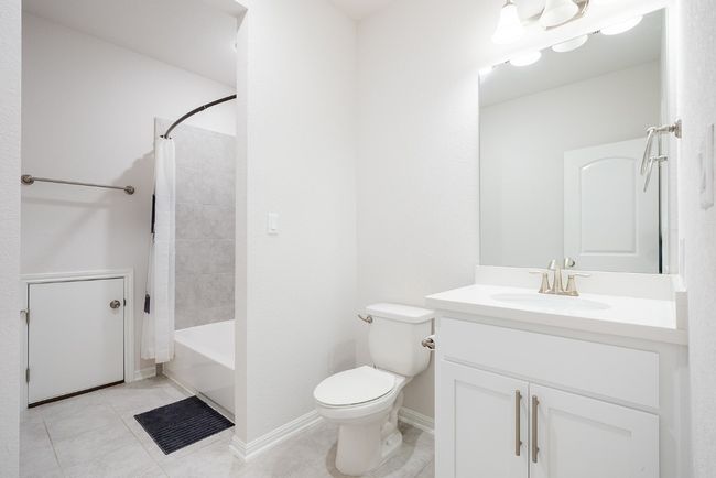 Secondary Ensuite Bath | Image 30