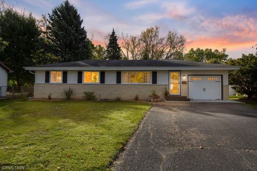 1660 Fairway Dr Ne, Columbia Heights, MN, 55421-2047 | Card Image