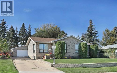 11 Lakeview Cres E, Brooks, AB, T1R0L9 | Card Image