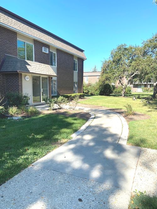 apt-212-1149 Miller Ln, Buffalo Grove, IL, 60089-4256 | Card Image