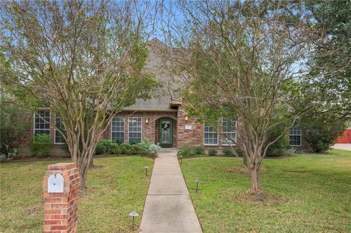 713 Willow Loop, College Station, TX, 77845-7913 | Card Image