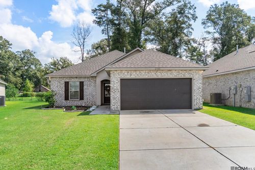 23181 Wilton Dr, Denham Springs, LA, 70726-7425 | Card Image