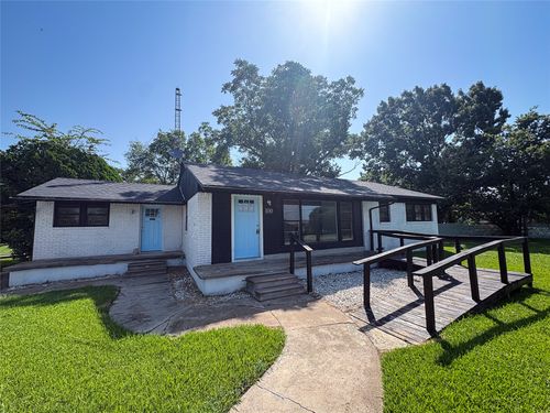 100 E Pecan St, Gunter, TX, 75058-2544 | Card Image