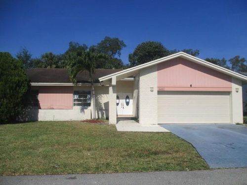 5207 Bayberry Ln, Tamarac, FL, 33319-3122 | Card Image