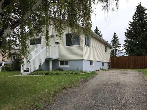 2715 14 Ave Se, Calgary, AB, T2A0J7 | Card Image
