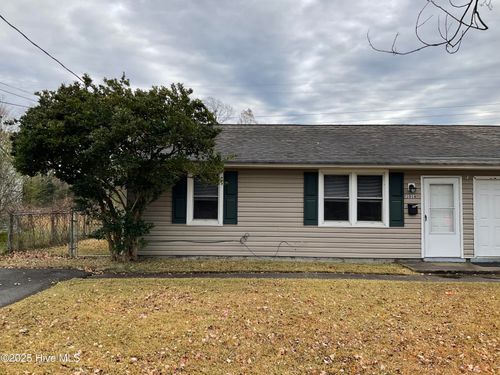 1018 Davis St, Jacksonville, NC, 28540-5729 | Card Image