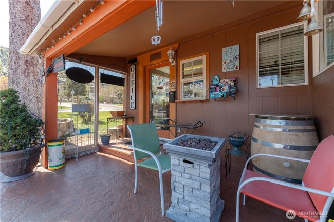Motel office | Image 13
