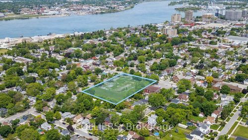 321 Devine St, Sarnia, ON, N7T1T7 | Card Image