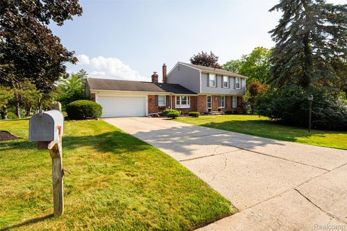 42331 Beacontree Ct, Northville, MI, 48168-2002 | Card Image