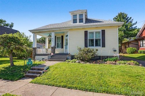 815 Adams St, Saint Charles, MO, 63301-1825 | Card Image