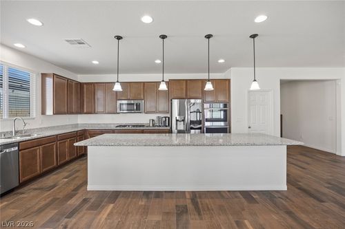6721 Sycamore Pines St, Las Vegas, NV, 89149-5271 | Card Image