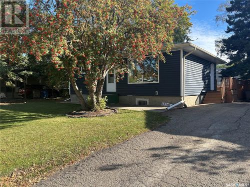 1516 97th St, Tisdale, SK, S0E1T0 | Card Image