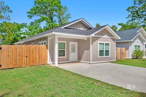 18135 Hoiles St, Robertsdale, AL, 36567-2971 | Card Image