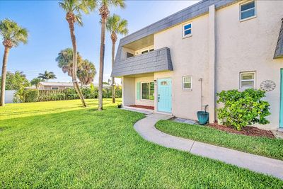 444 Blue Jay Lane, Condo with 2 bedrooms, 2 bathrooms and null parking in Satellite Beach FL | Image 2