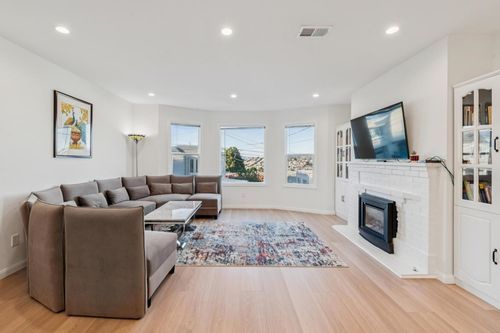 1119 Hanover St, Daly City, CA, 94014 | Card Image