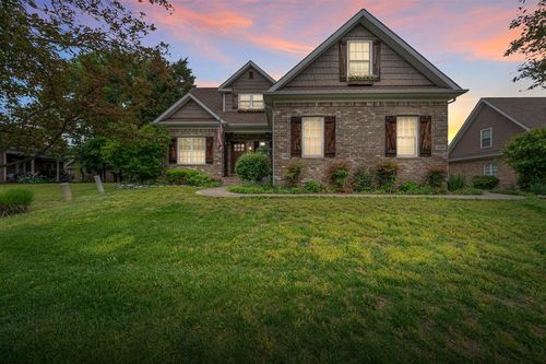 330 Mcintyre St, Bowling Green, KY, 42101-7370 | Card Image