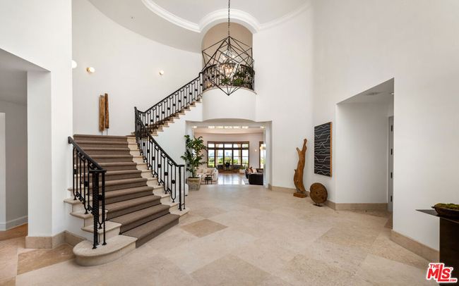 9904 Kip Dr, House other with 10 bedrooms, 22 bathrooms and null parking in Beverly Hills CA | Image 4
