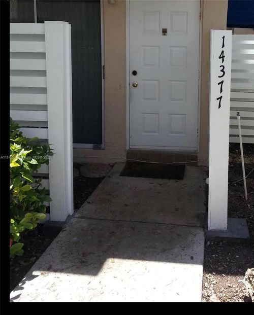 14377 Sw 97th Ter, Miami, FL, 33186-1137 | Card Image
