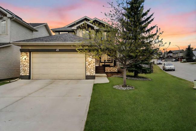 25 Panamount Rise Nw, Home with 4 bedrooms, 3 bathrooms and 2 parking in Calgary AB | Image 1